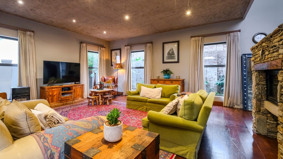 5 Bedroom Property for Sale in Kraaibosch Manor Western Cape